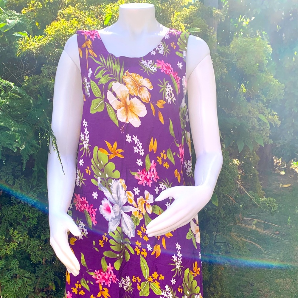 Hawaiian print purple rayon shift dress